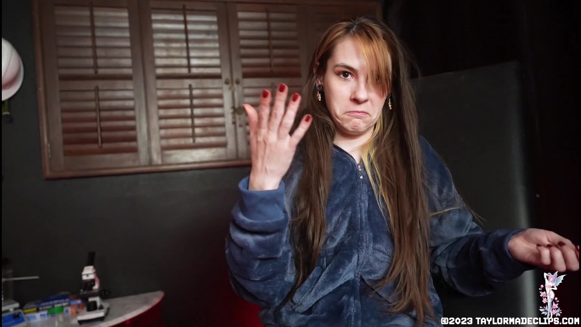 HD/ Ziva Fey- Pill Popping Pregnancy Body Swelling