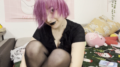 Alt Goddess Has An Incredible Orgasm