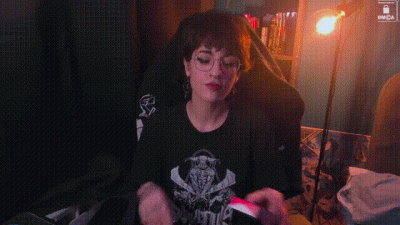 Gaming & Dangling | Astrid