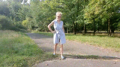 MILF Jenny Masturbating In Garden