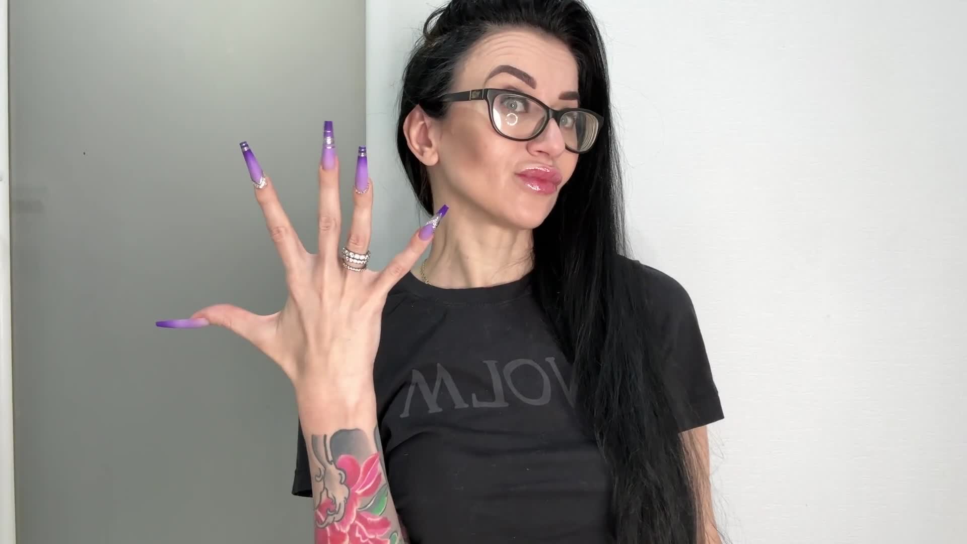 Finger Snapping And Sucking, Long Nails And Long Fingers