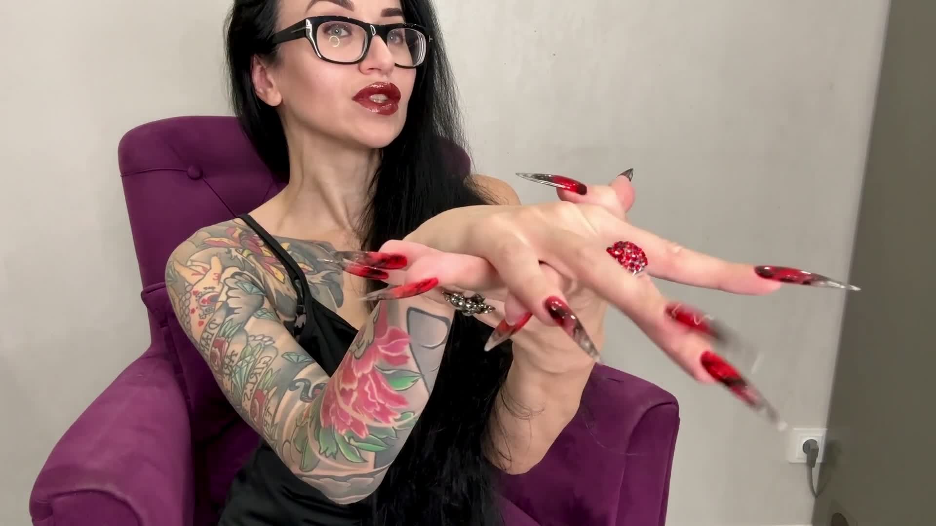 New Hot Color Long Nails, Claws, Long Flexible Fingers Wide Palms