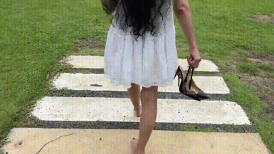 Black Classic Stiletto High Heels With No Back, 12 Cm Heels On Me And On The Beach, In The Sand