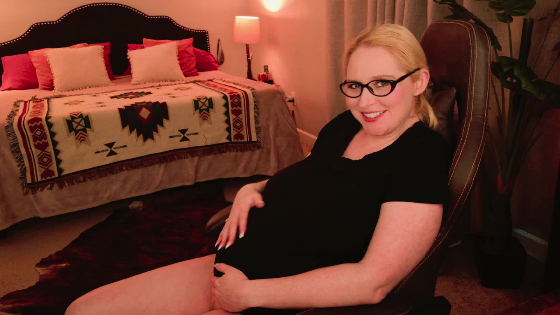 Pregnant Teacher Gives Birth- Unmedicated Labor & Delivery Roleplay