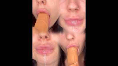 Sloppy Dildo Blow