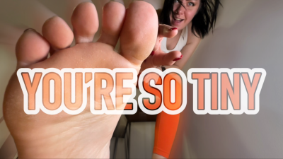 Giantess Discovers You Beneath Her Soles