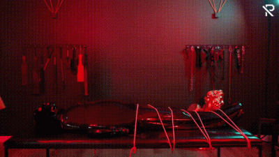 Malesub In Bodybag Receives Gasmask-Treatment