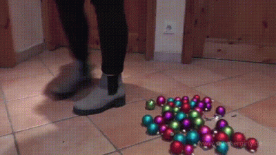 Christmas Decoration Destroy