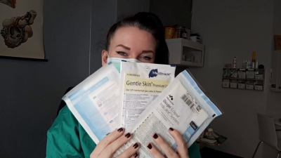 Dr. Lara Vixette's Extreme 4-Layer Latex Glove Masturbation: Squirt Im Gyn-Stuhl!