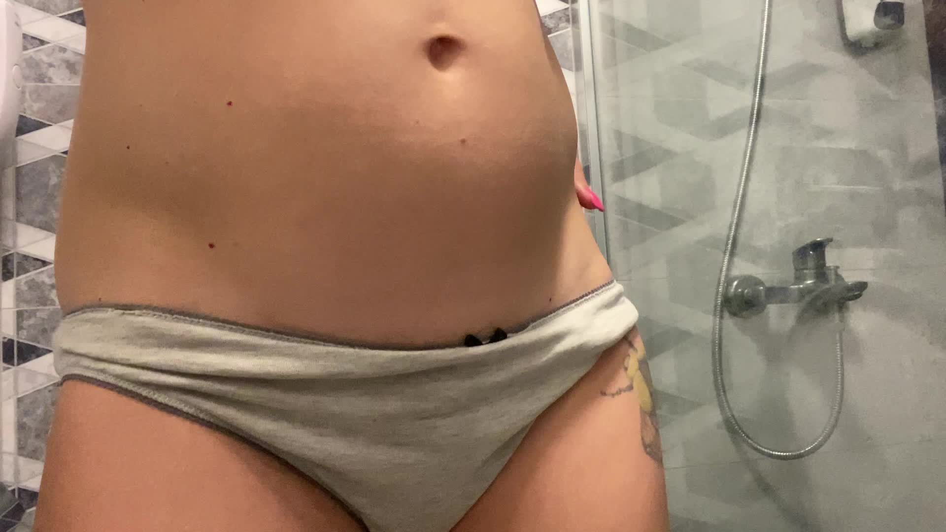 Pissing, Pee, Farting And Very Sexy Close Up Hairy Pussy Gape 4K 60Fps