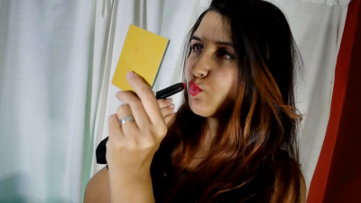 Balloons Lipstick Kissing Blow And Sit To Pop Bunny Looner