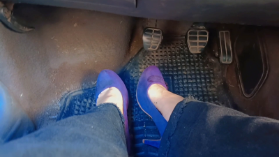 Pedal Pumping + Cranking + Pointy High Heels With Bouncing Boobs