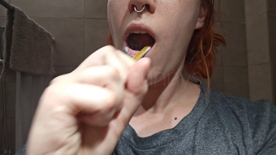 Teeth Bushing And Uvula Fetish