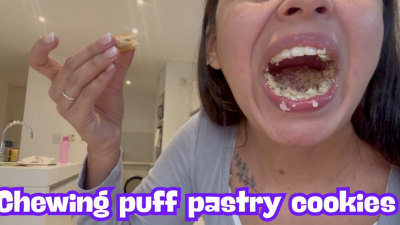 Chewing Puff Pastry Cookies