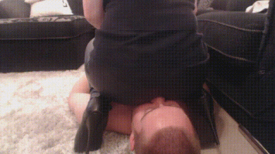 Facesit In Leggings And Knee High Boots