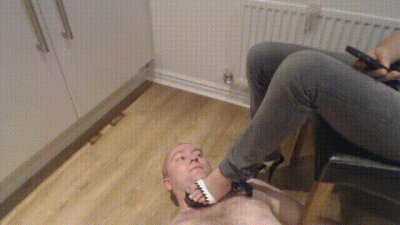 Close Up- Breath Play Footstool
