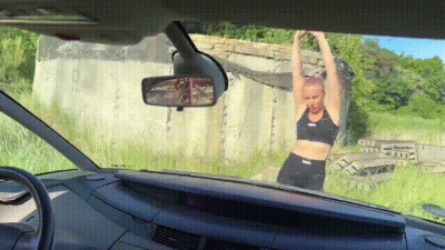 Hot Pussy Play In The Car