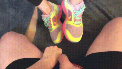 Shoejob With Nike Free, Cum Inside!