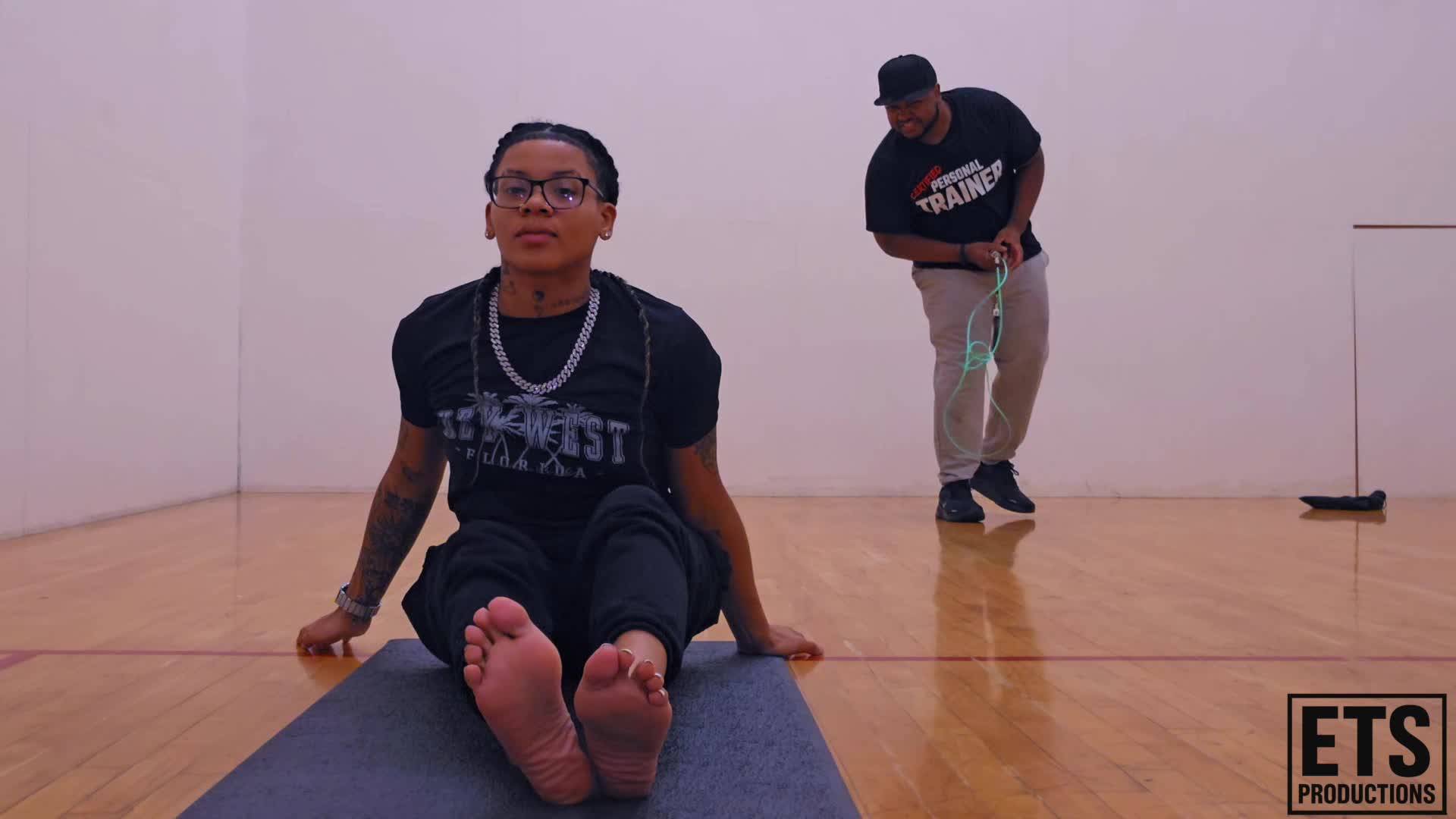 Foot Fetish Deal With A Gym Vlogger- Ariyah Soles