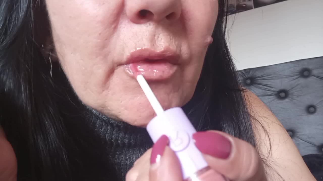 Lip Gloss Fetish