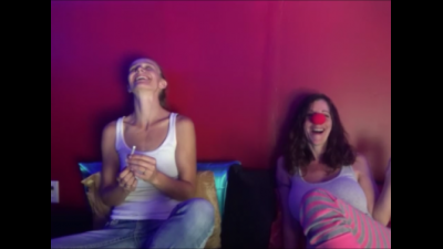 Come Hang Out With The Stoner Chicks