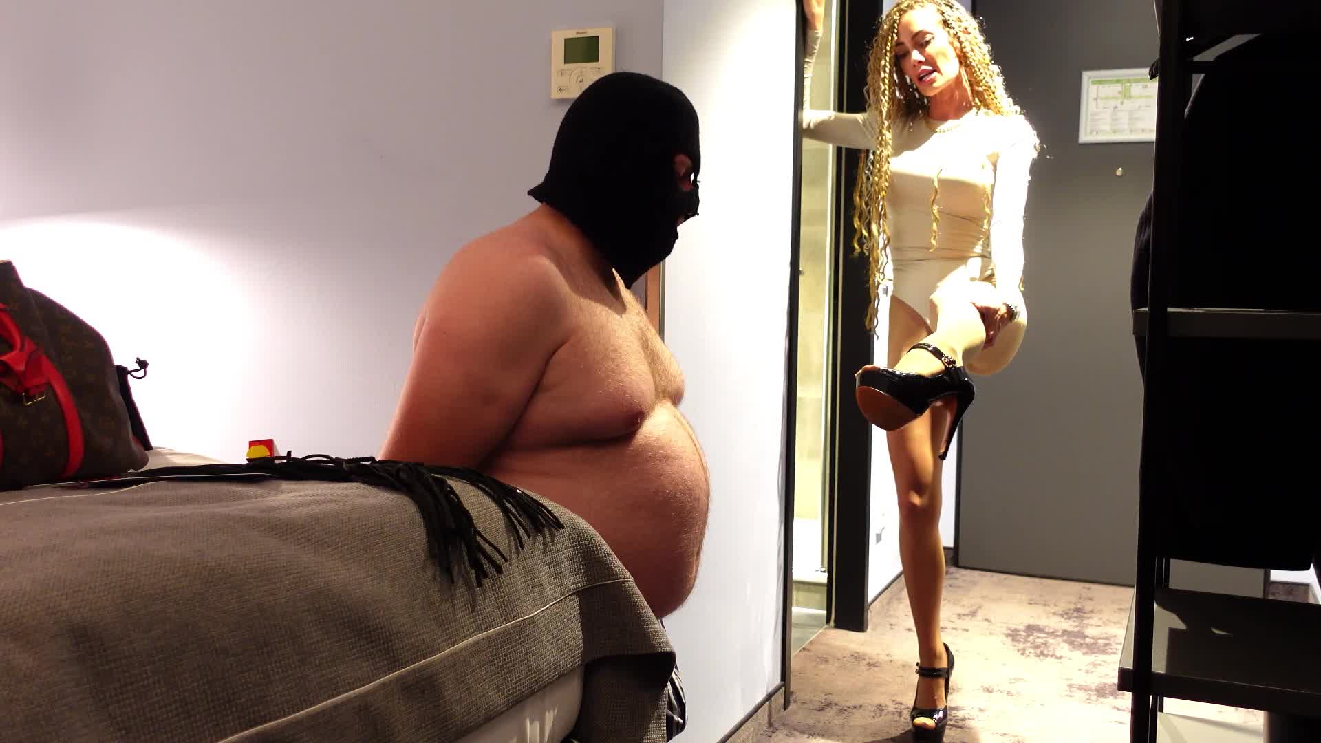 Nylons vs. Ballbusting