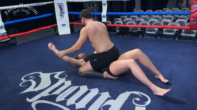 Tickle Ring- 4 ON1*