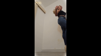 Paula Giantess In Crush Toy Cars