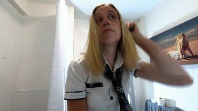 Danielle Brushing Her Hair 4