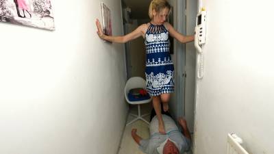 Danielle's Hall Trampling 10 Floor Cam