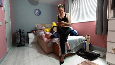 Danielle Wet Look Leggings Head Sitting