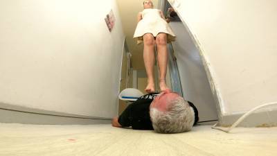 Danielle Trampling Bare Foot & Heels 20 Floor Cam