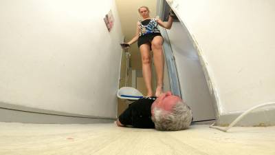 Danielle Trampling Bare Foot & Heels 13 Floor Cam