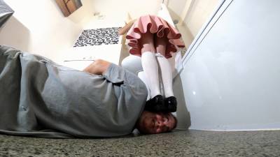 Giantess Head Trampling Hair Brushing