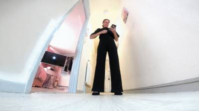 Danielle's Hallway Trample 7 Floor Cam