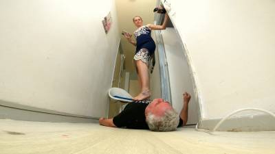 Danielle Trampling Bare Foot & Heels 2 Floor Cam