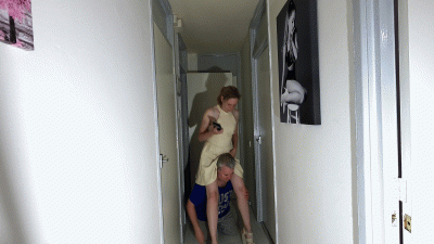 Danielle Shoulder Ride