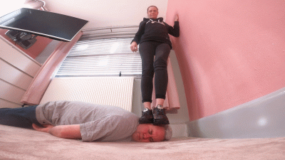 Hard Sneakers Head Trampling Challenge Floor Cam