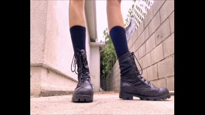 Combat Boots, Socks & Feet