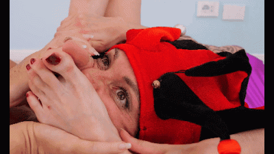 Feet Fight Challenge: Creamy Valerie vs Crazy Eleonore