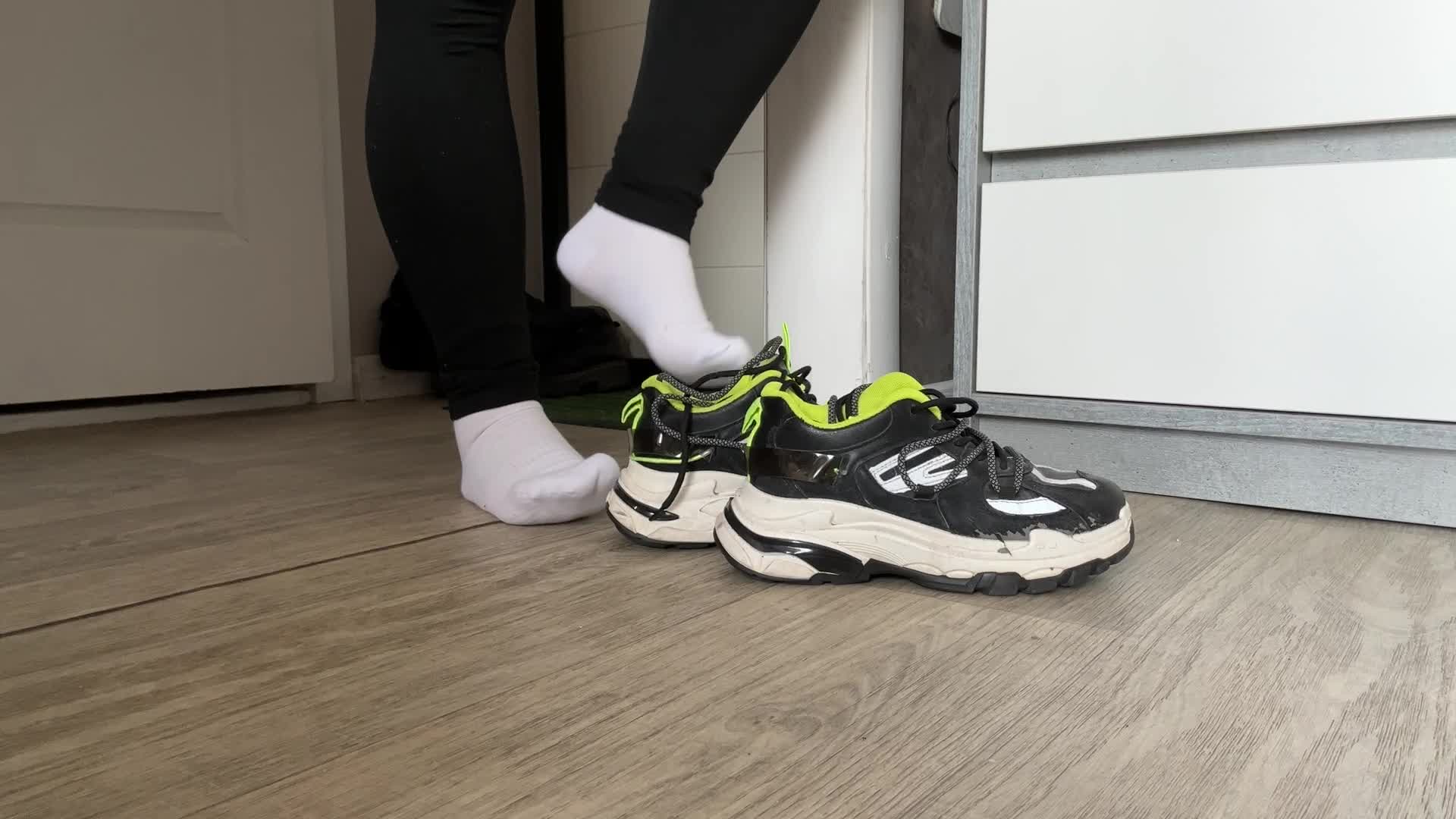 Smelly Sneakers, Socks And Feet!