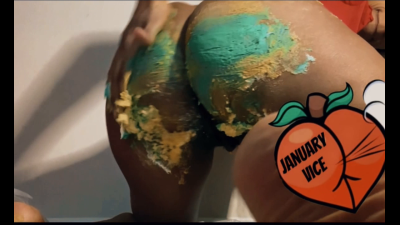 Watch Me Fart And Play With Cake