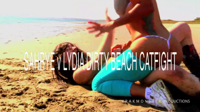 Dirty Beach Catfight Big Butt Crack Latina Jogger Sahrye vs Lydia