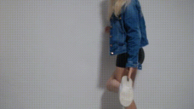 Sneaker Und Arsch (German)