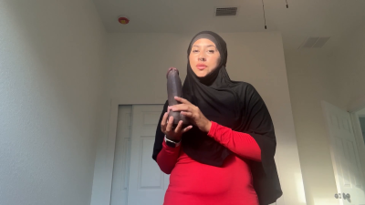 Hijabi Giving A Blowjob