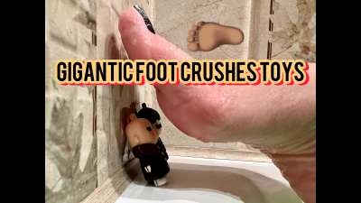 Gigantic Foot Crushes Toys