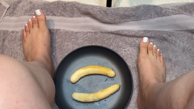 Cumming On My Feet After I Crush Bananas With Them!