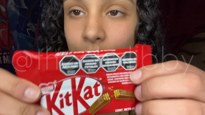 Chewing Kitkat