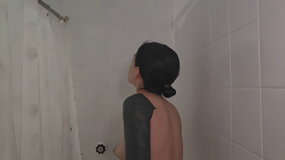 Fingers, Foam, And Soaking Hair