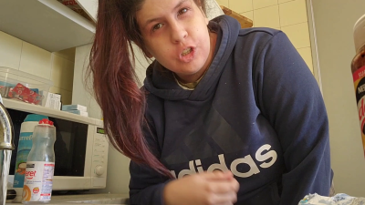 Topless Chubby Girl Washing Dishes- Big Natural Tits Bouncing